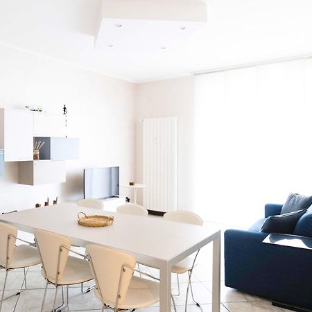 Blue Lake Arona - Cozy Apartment In City Center المظهر الخارجي الصورة