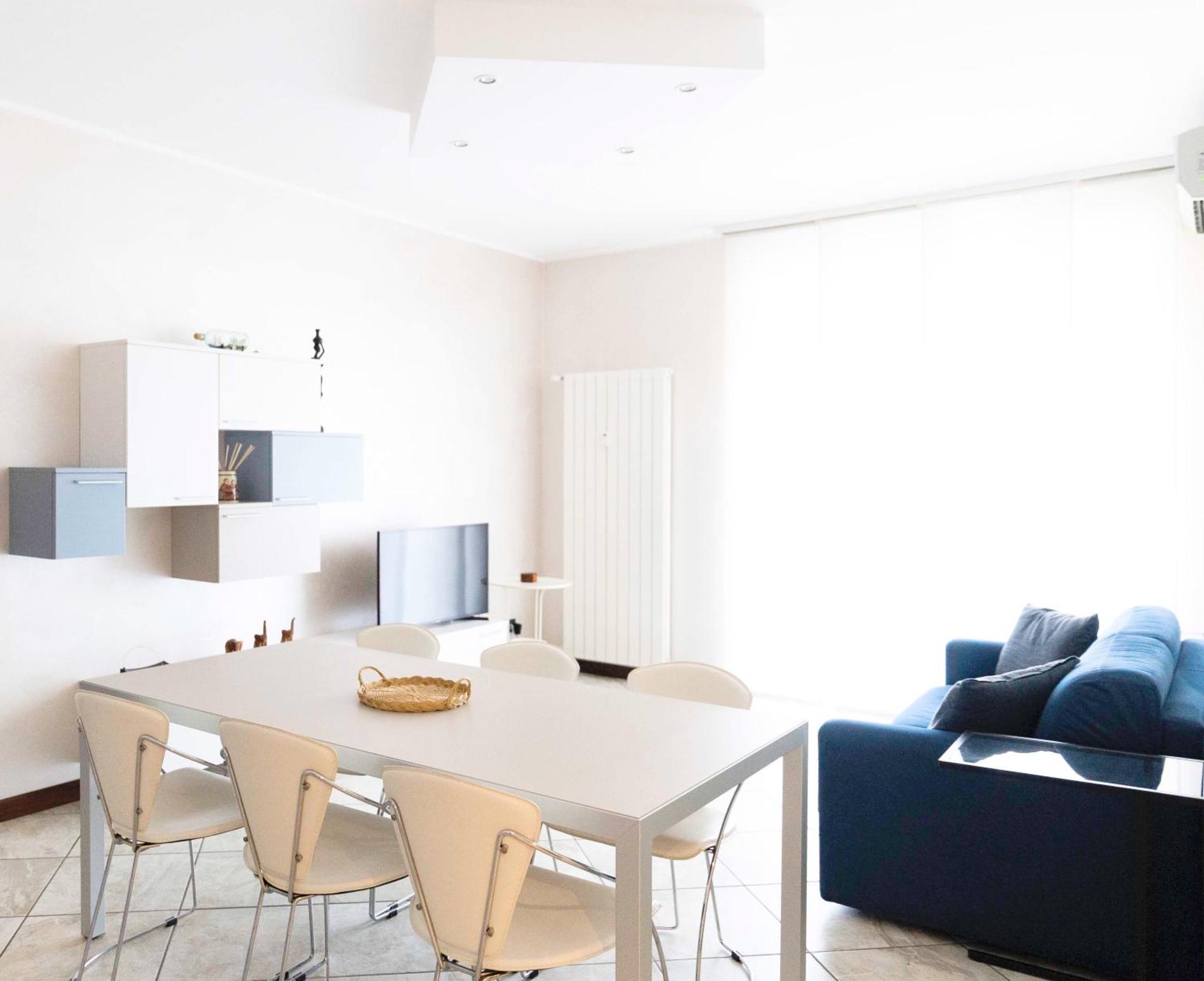 Blue Lake Arona - Cozy Apartment In City Center المظهر الخارجي الصورة